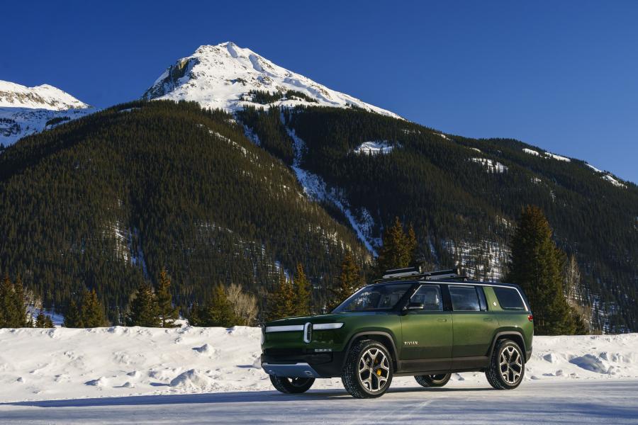  Rivian R1S 2018 года  (фото 32 из 33)